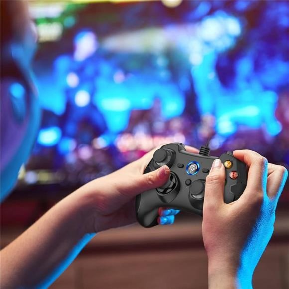 Wired Gaming Controller with Dual-Vibration Turbo and Trigger Buttons (Black) - Picture 6 of 6